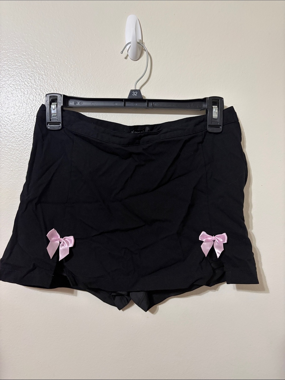 Hot Topic Black Skort Shorts with Pink Bow Details